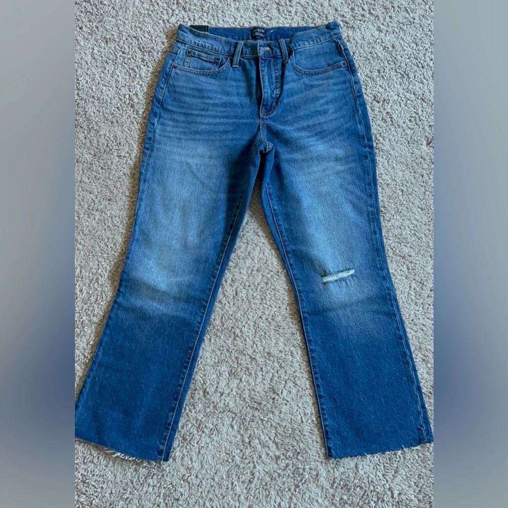 NWT J.Crew Mid Rise Flare Crop Jeans - Picture 2 of 11